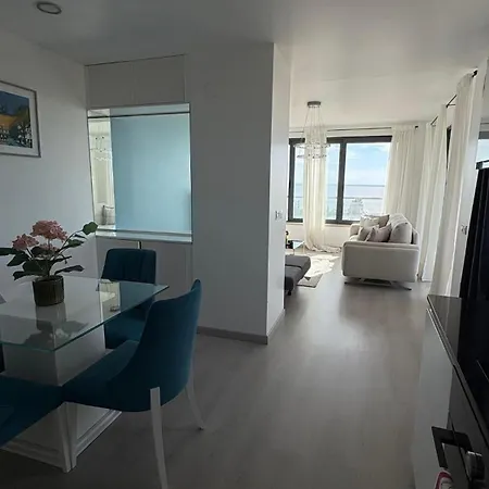 Riverside Luxe 1br Retreat In Expo * Lisboa