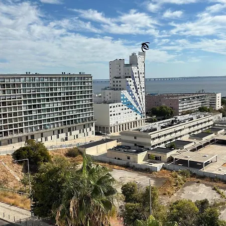 דירה Riverside Luxe 1br Retreat In Expo ליסבון