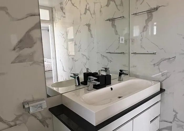 Riverside Luxe 1br Retreat In Expo Appartement Lissabon