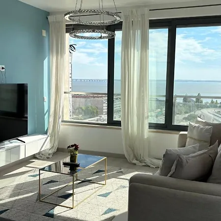 Riverside Luxe 1br Retreat In Expo Apartament