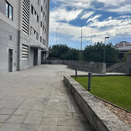 Riverside Luxe 1br Retreat In Expo Apartament Lizbona
